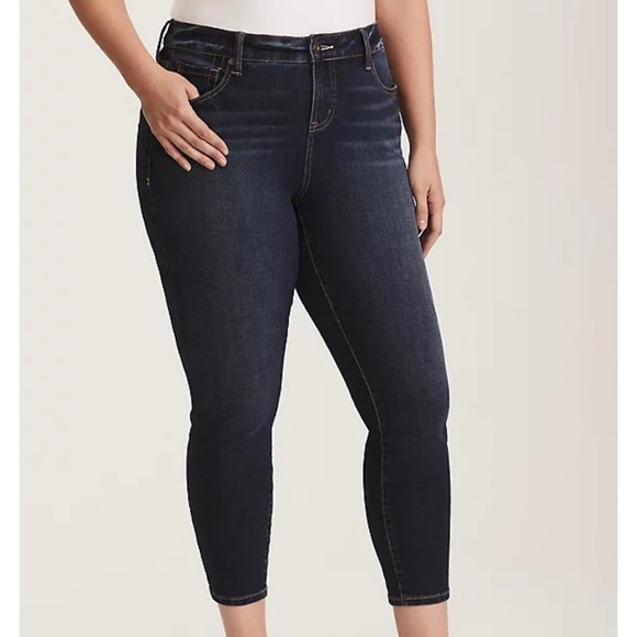 EUC Torrid PREMIUM STRETCH HIGH RISE CURVY SKINNY JEAN in size 20R - Picture 2 of 9